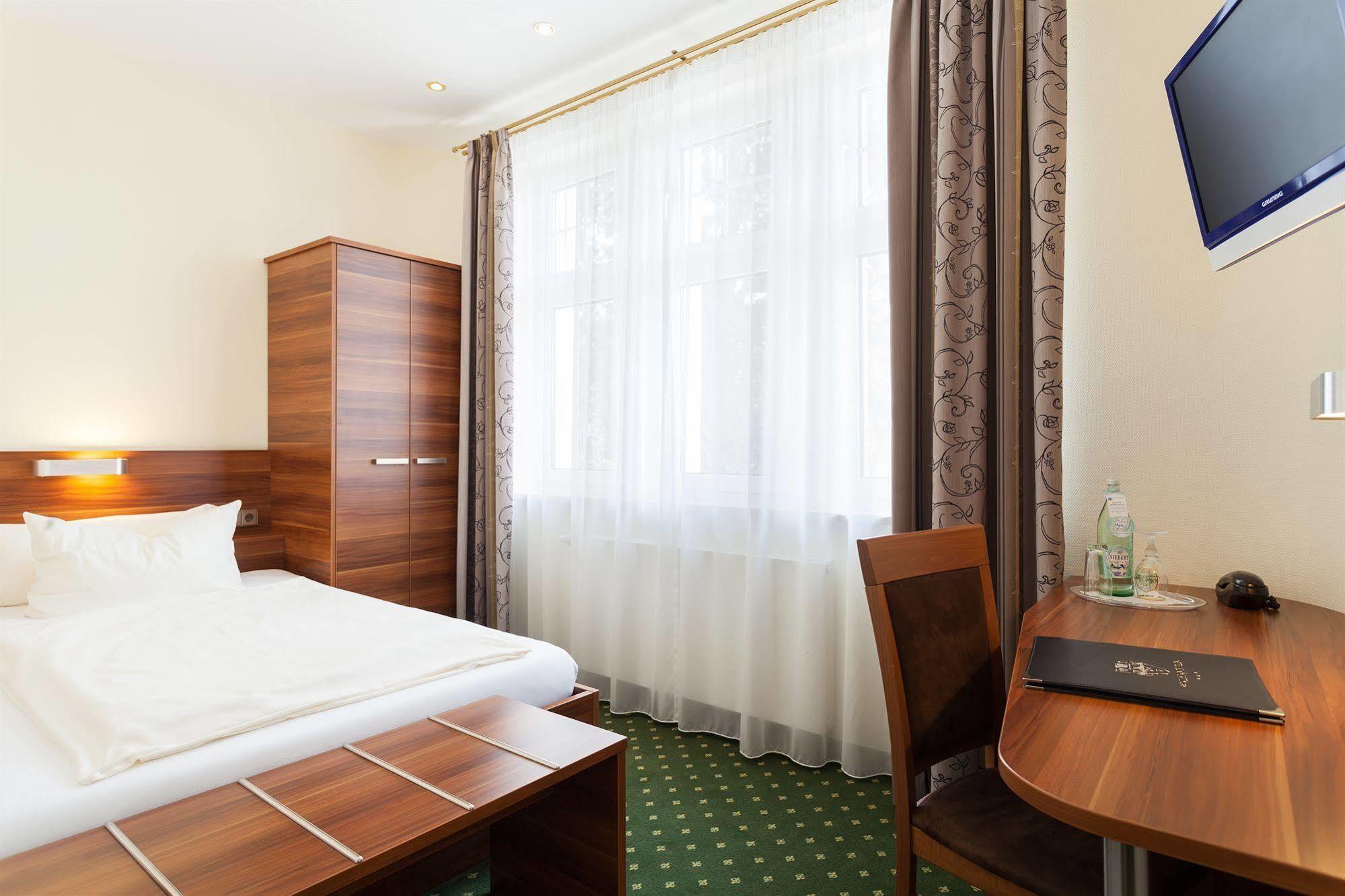 Hotel Schoengarten Garni Lindau  Dış mekan fotoğraf