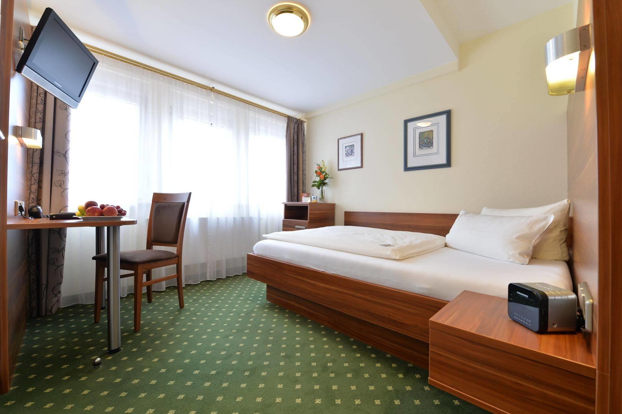 Hotel Schoengarten Garni Lindau  Dış mekan fotoğraf